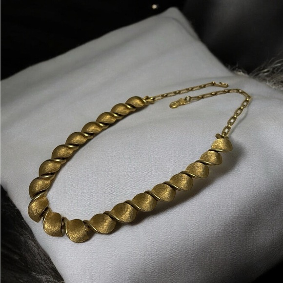 Vintage Emmons Textured Gold Tone Wave Design Choker/Necklace 14”+3.5” - Picture 3 of 11